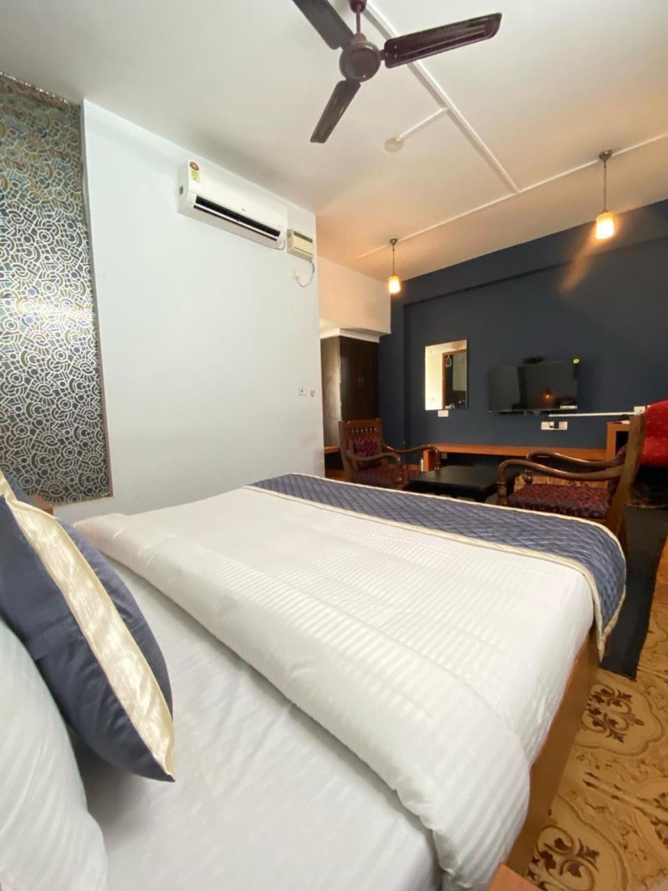 Montecarlo Hotel Mamallapuram Eksteriør billede