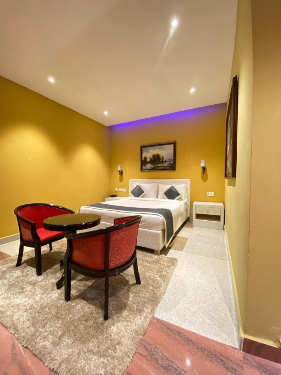Montecarlo Hotel Mamallapuram Eksteriør billede